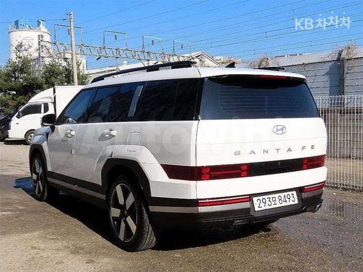 Hyundai SantaFe 2025 — 3