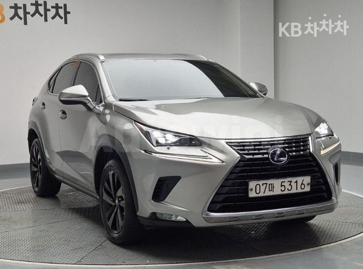 Lexus NX 2018 — 2
