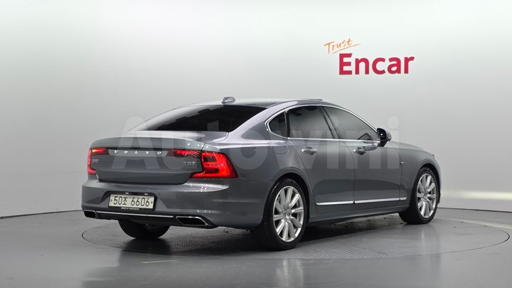 Volvo S90 2019 — 2