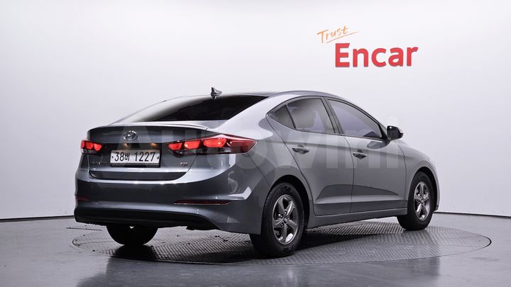 Hyundai Avante 2017 — 2