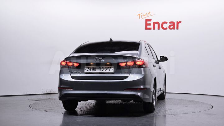 Hyundai Avante 2017 — 4