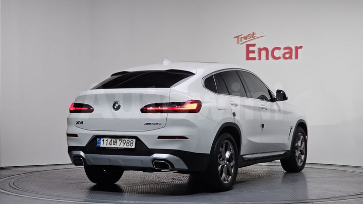 BMW X4 2022 — 2