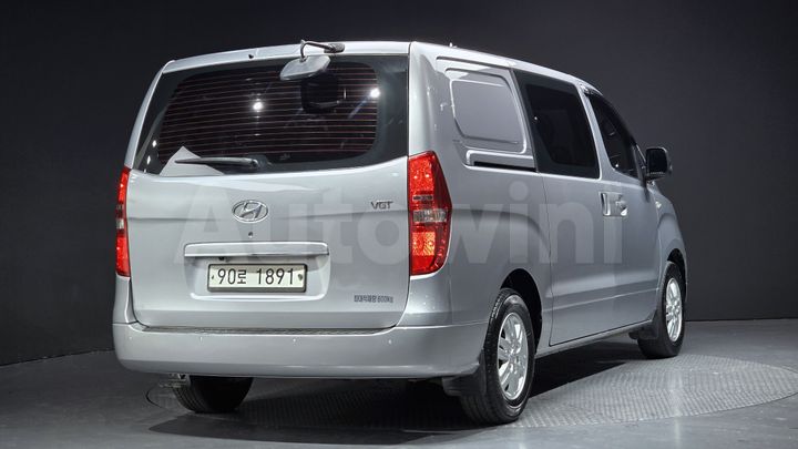 Hyundai Starex 2018 — 2