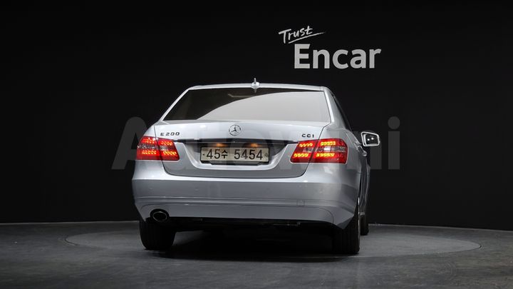 Mercedes Benz E Class 2011 — 4