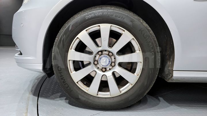 Mercedes Benz E Class 2011 — 5