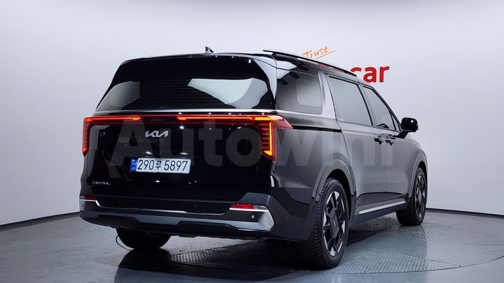 Kia Carnival 2025 — 2