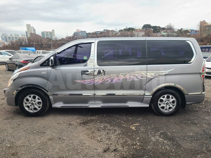Hyundai Starex 2017 — 2