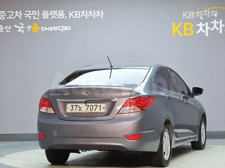 Hyundai Accent 2015 — 2