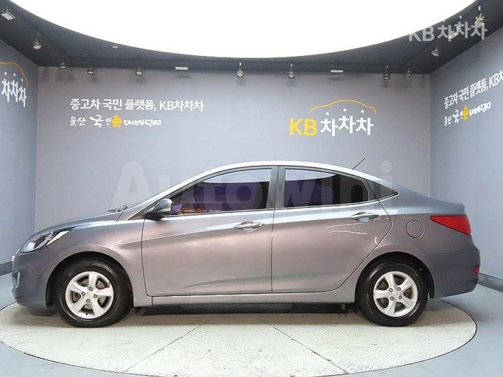 Hyundai Accent 2015 — 5