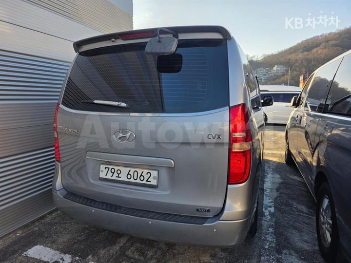 Hyundai Starex 2011 — 3