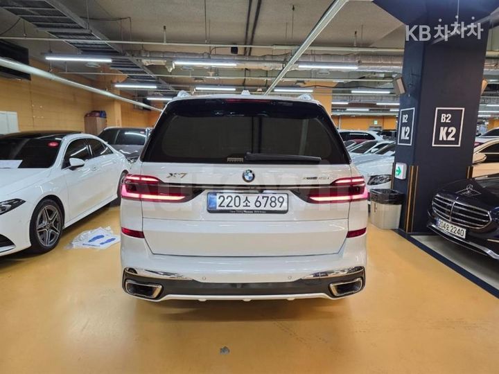 BMW X7 2025 — 4