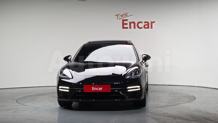 Porsche Panamera 2023 — 2