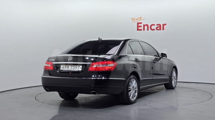 Mercedes Benz E Class 2011 — 2