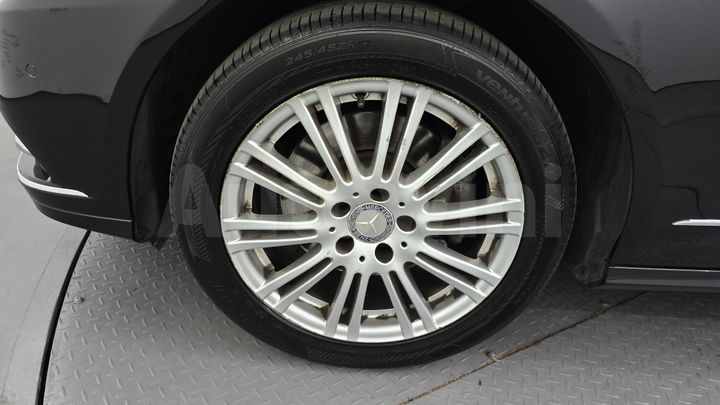 Mercedes Benz E Class 2011 — 5
