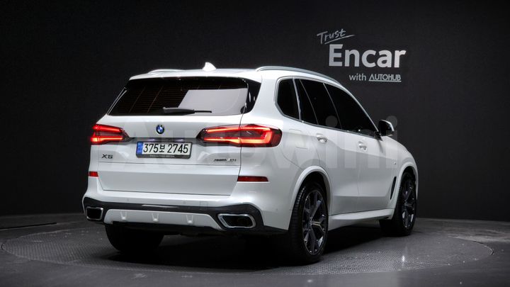 BMW X5 2021 — 2