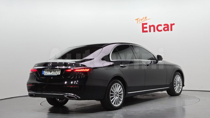 Mercedes-Benz E Class 2023 — 2