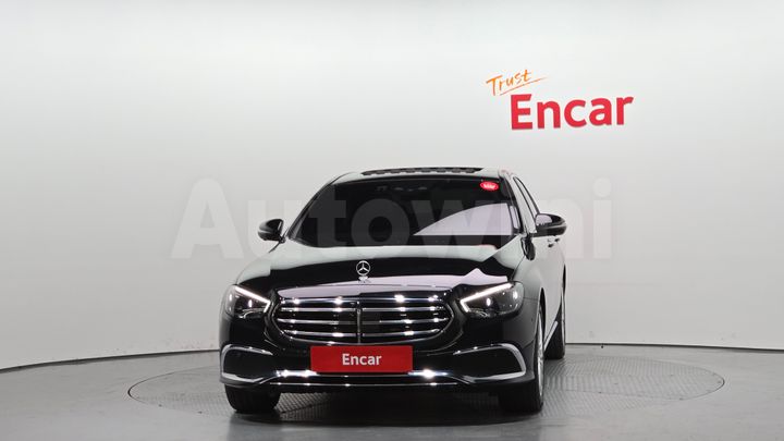Mercedes-Benz E Class 2023 — 3