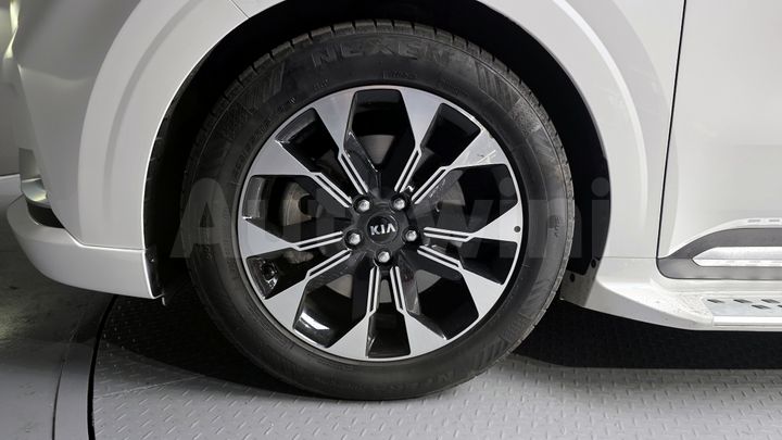 Kia Carnival 2021 — 5