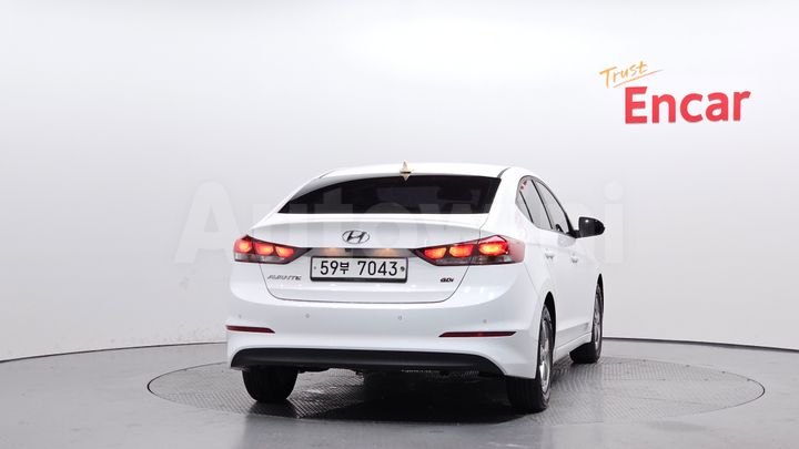 Hyundai Avante 2017 — 4