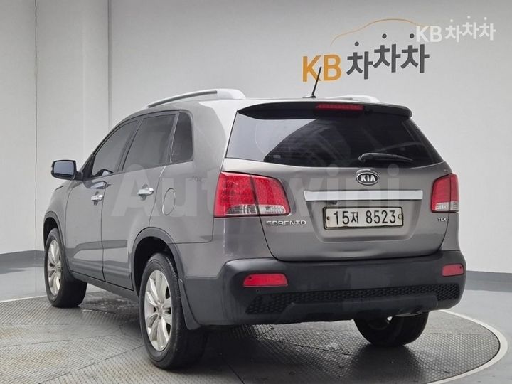Kia Sorento 2010 — 2