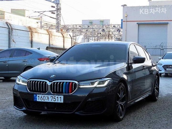 BMW 5 Series 2023 — 2