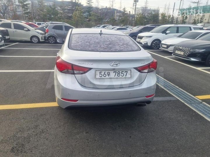 Hyundai Avante 2015 — 3