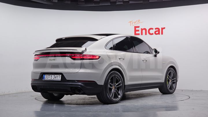 Porsche Cayenne 2021 — 2