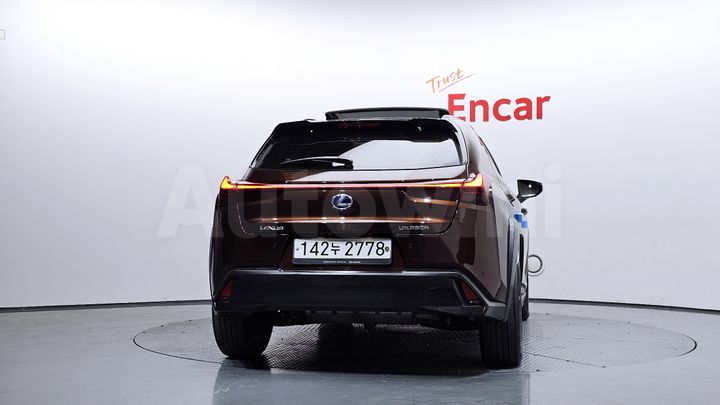 Lexus UX 2019 — 4