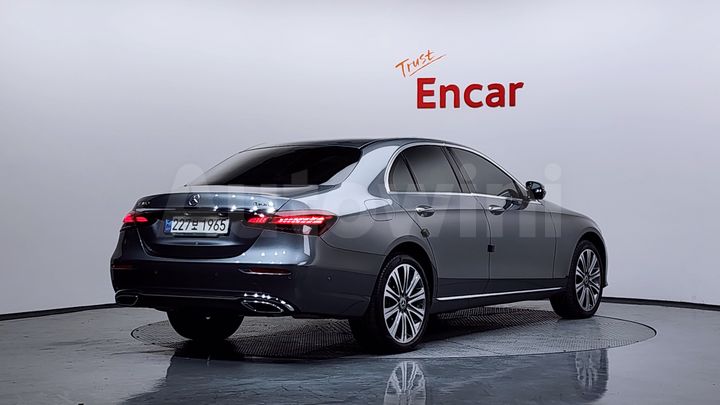 Mercedes-Benz E Class 2023 — 2
