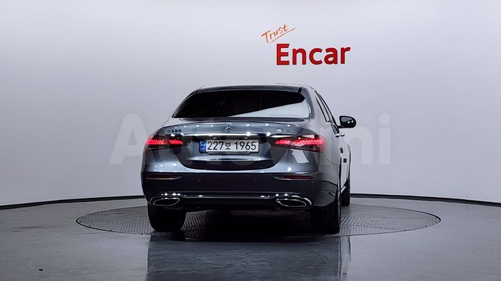 Mercedes-Benz E Class 2023 — 4