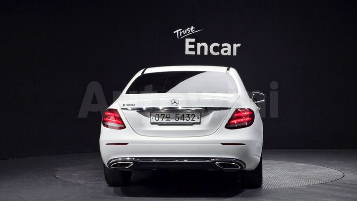 Mercedes Benz E Class 2018 — 4