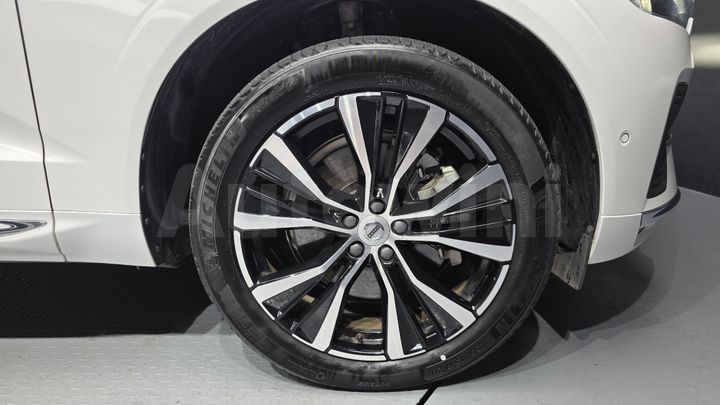 Volvo XC60 2024 — 5