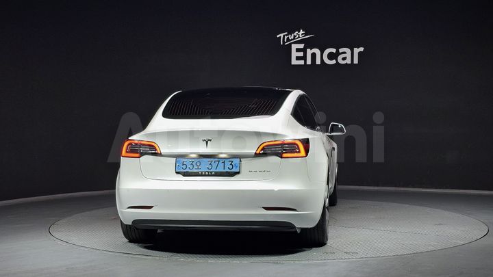 Tesla Model 3 2020 — 4