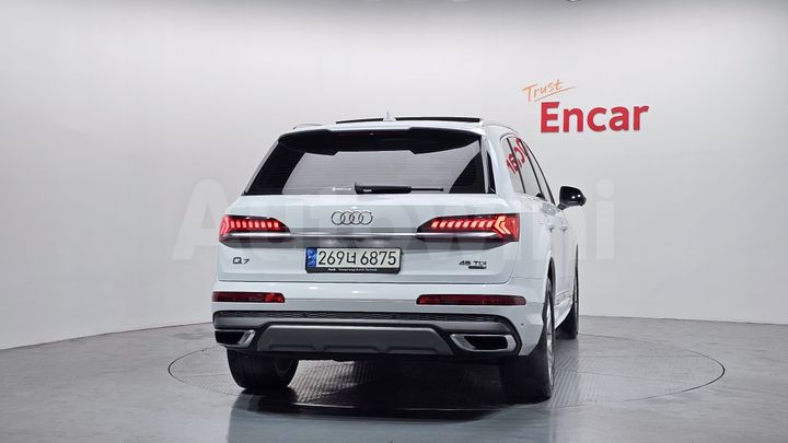 Audi Q7 2021 — 4