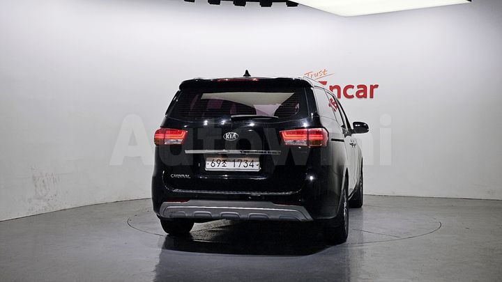 Kia Carnival 2016 — 4