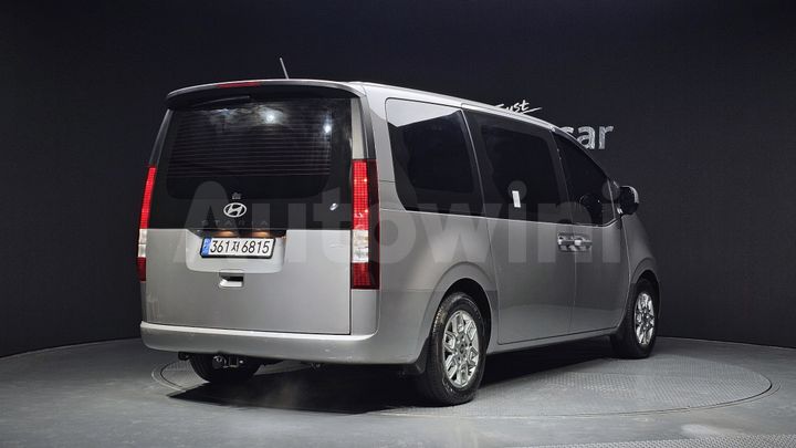 Hyundai Staria 2025 — 2