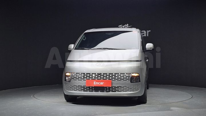 Hyundai Staria 2025 — 3
