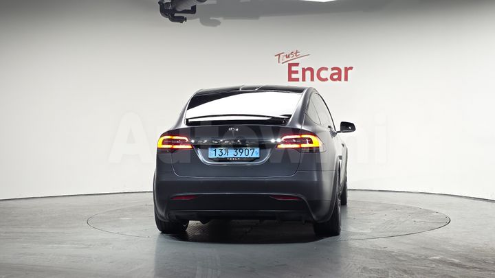 Tesla Model X 2020 — 4
