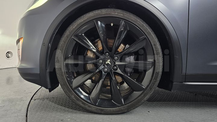 Tesla Model X 2020 — 5