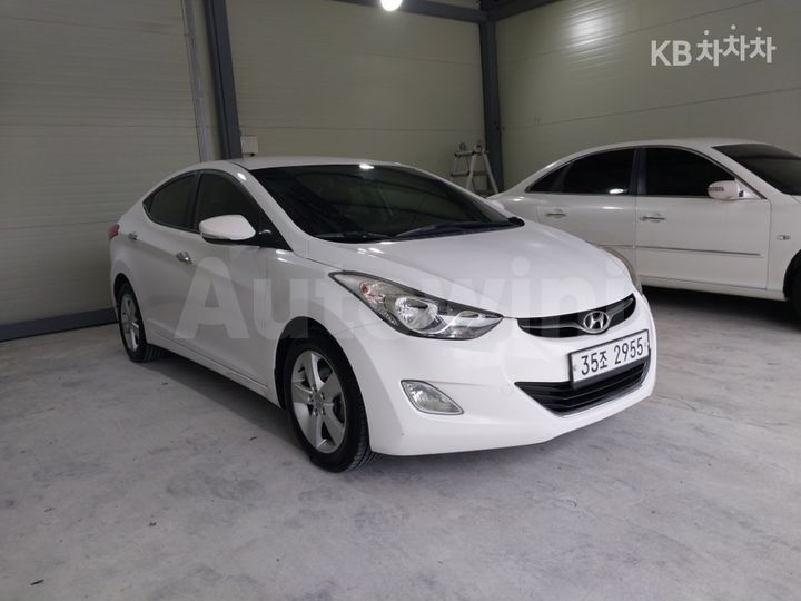 Hyundai Avante 2014 — 3