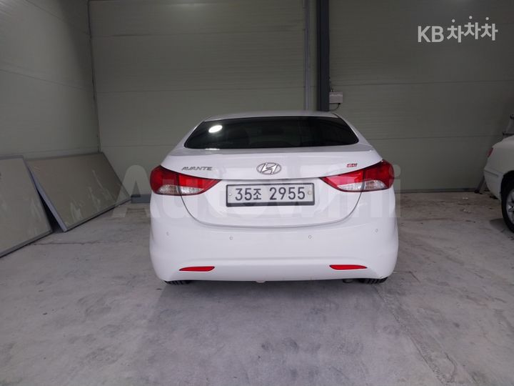 Hyundai Avante 2014 — 5