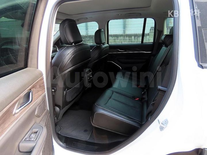 Jeep Cherokee 2023 — 5