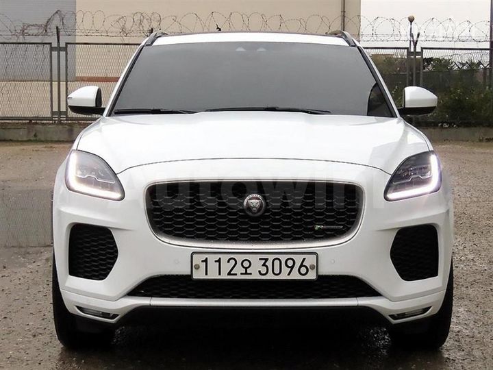 Jaguar E PACE