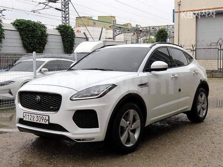 Jaguar E PACE