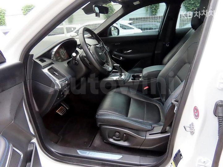Jaguar E PACE
