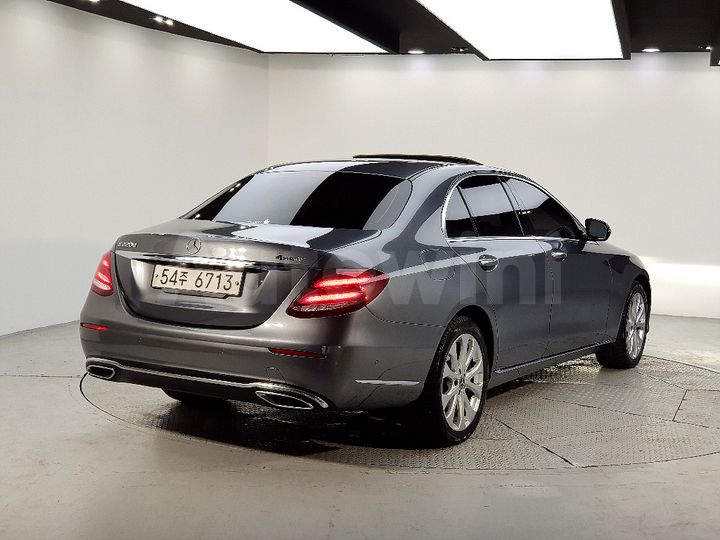 Mercedes Benz E Class 2017 — 4