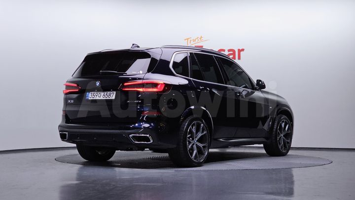 BMW X5 2021 — 2