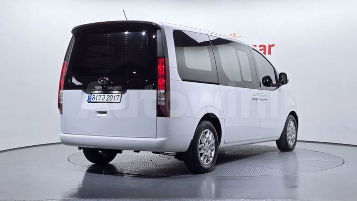 Hyundai Staria 2023 — 2