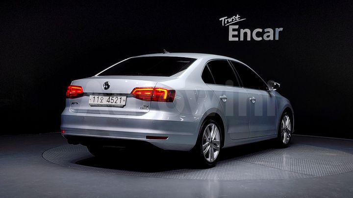 Volkswagen Jetta 2015 — 2