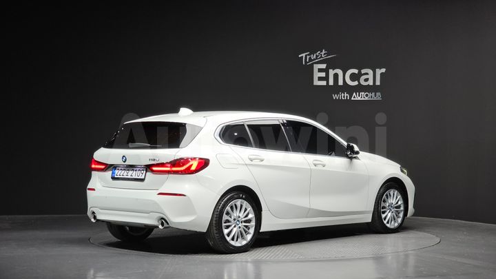 BMW 1 Series 2021 — 2